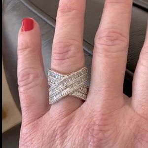 Gorgeous Sterling Silver Multi Diamond Crisscross Ring